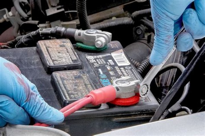 Can a battery switch work on both batteries?