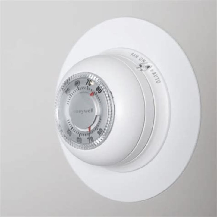 Can a fan affect thermostat?