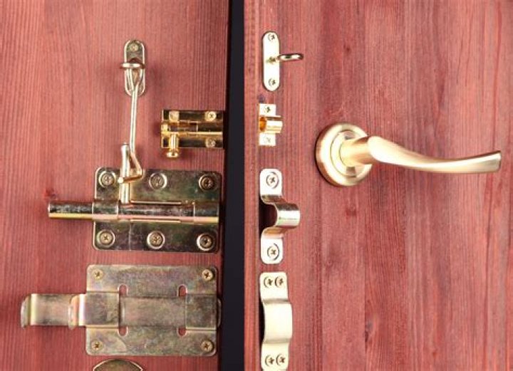 Can you replace the latch on a screen door?