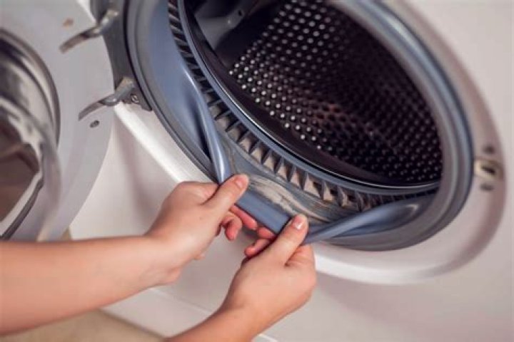How do I level my LG front load washer?