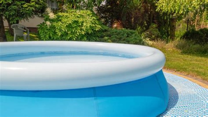 How do you clean a plastic pool