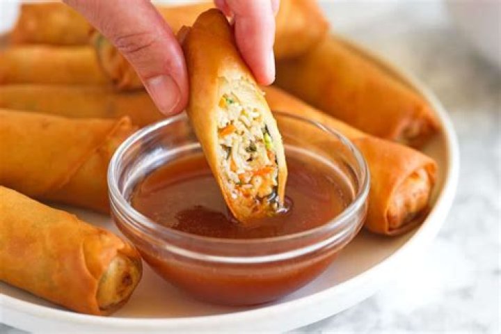 How do you keep baked spring rolls crispy?
