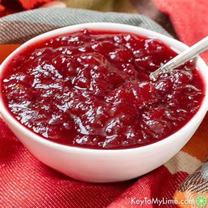 How do you make a cranberry sauce set?