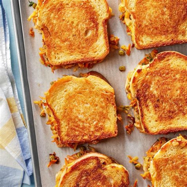 How do you make cheese sandwiches?