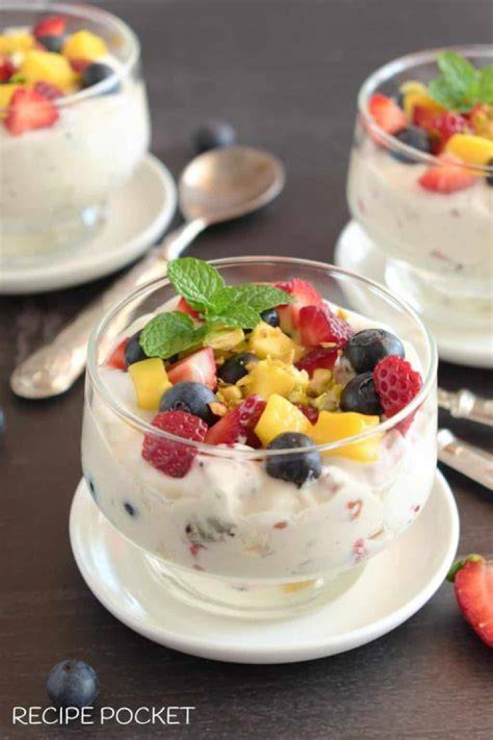 How do you make fruit dessert?