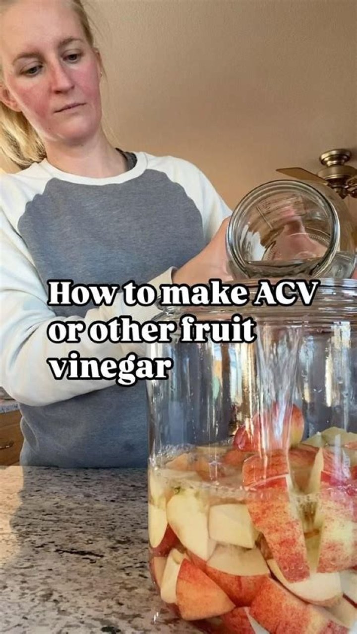 How do you make vinegar vinegar?
