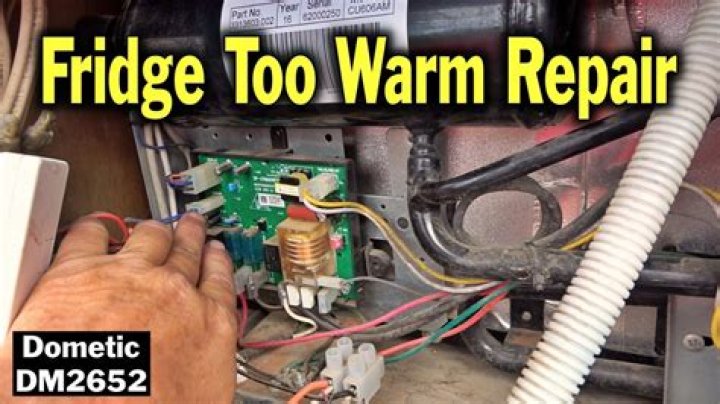 How does an inte grated igniter work on a Dometic refrigerator?