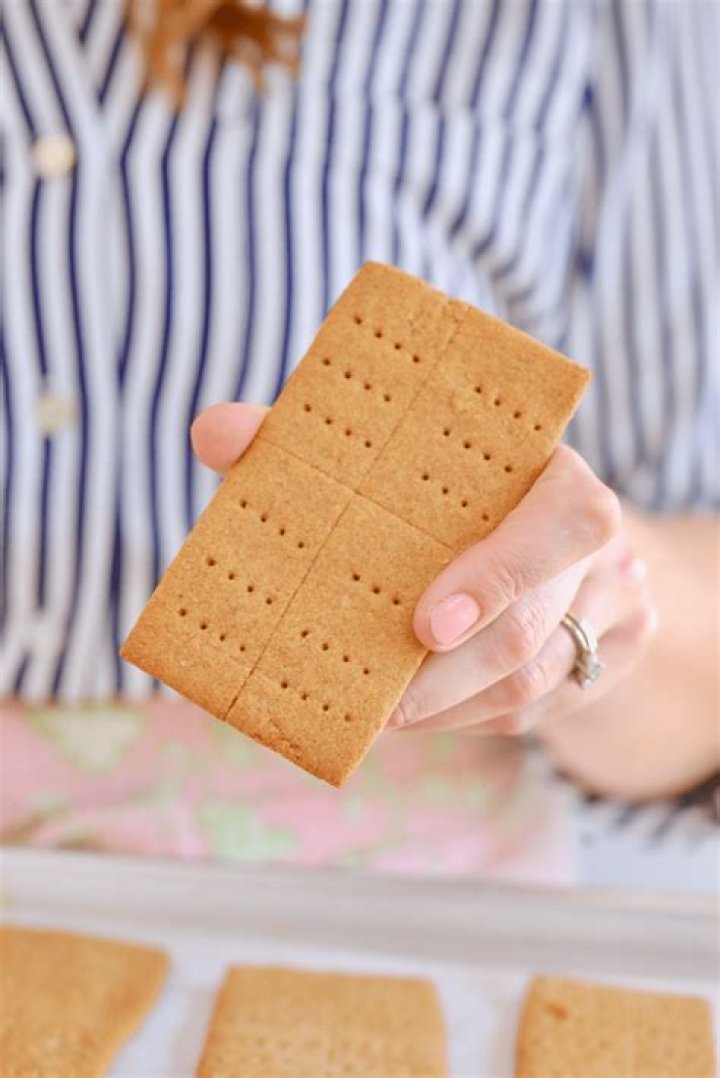 How graham crackers are made?