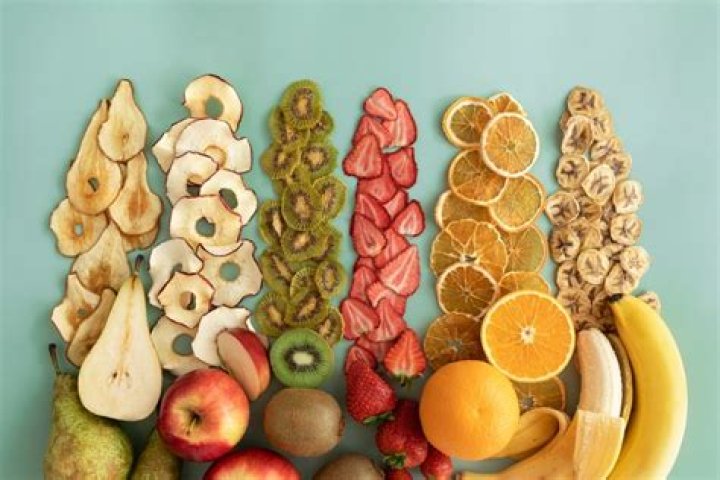 How is dried fruit made?