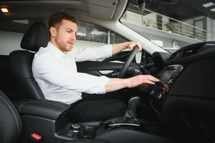 How long does a car beeping last?
