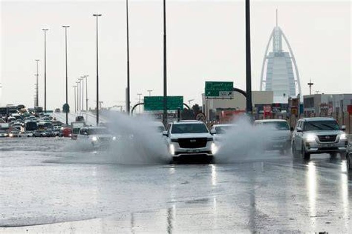 How much does it rain in Saudi Arabia