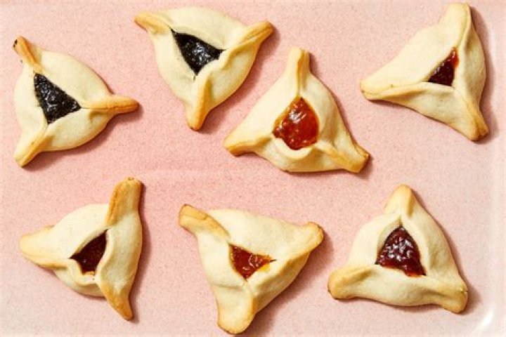 Is hamantaschen a cookie?