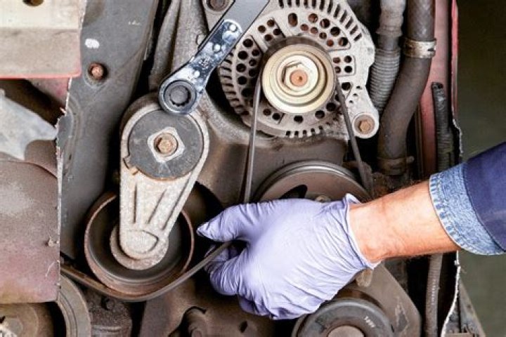 Should you replace serpentine belt when replacing alternator?