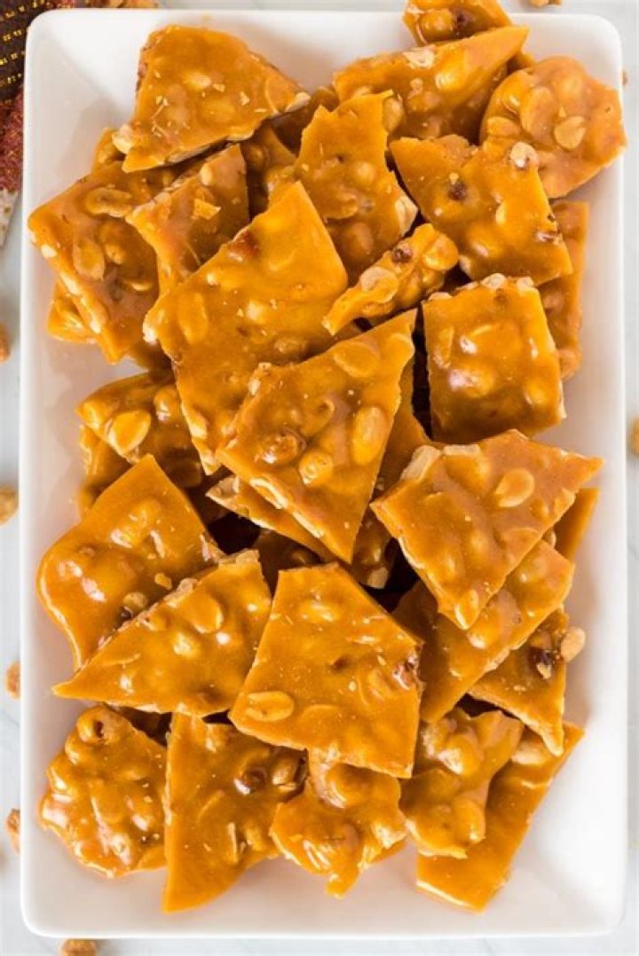 What does baking soda do to peanut brittle?
