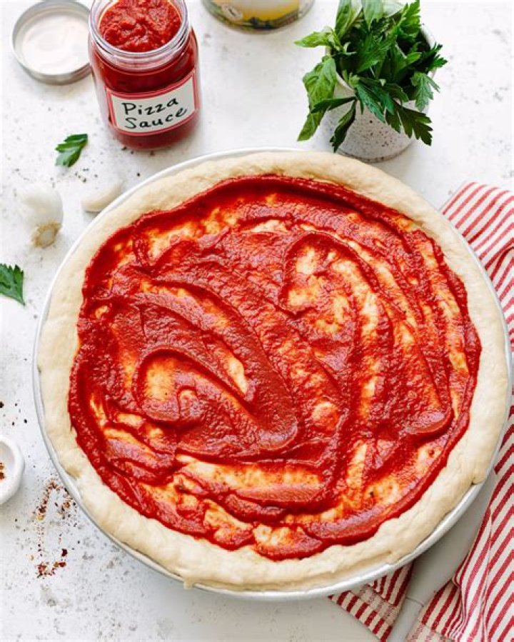 What pizza sauce do restaurants use?