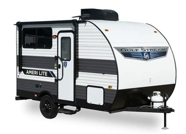When did Gulf Stream start making travel trailers?
