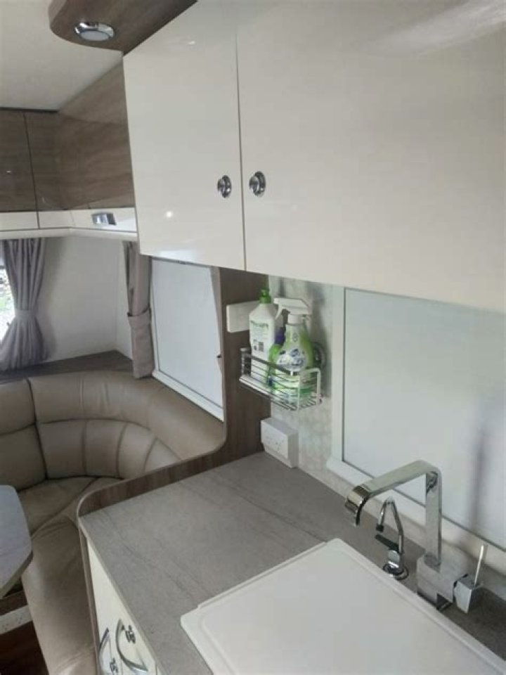 Where does Jayco Silverline get their water from?